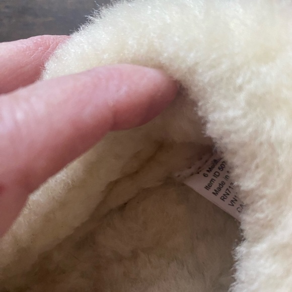 L.L. Bean Wicked Good  Squam Lake Shearling Lined Slippers - Picture 7 of 10